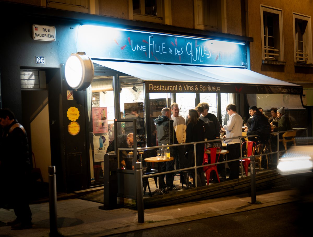La salle d’Une Fille & des Quilles, cave à manger à Angers